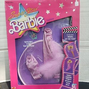 1986 Vtg Barbie SuperStar Model Of The Year  Fashions in Purple Model To Gown,